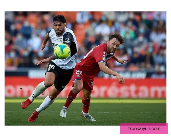 西甲塞维利亚定位球得分持续提升，战术执行日趋成熟