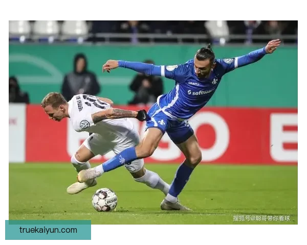 弗赖堡攻防平衡状态持续，近期表现值得关注